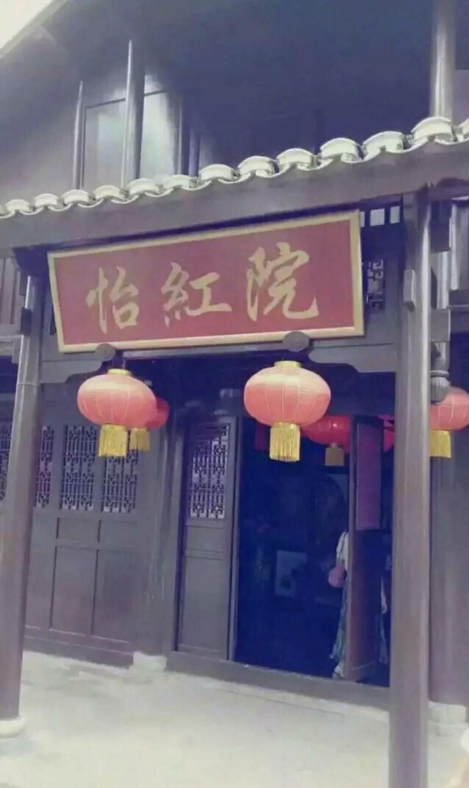 索纳塔九-大神们，2015款1.6t领先型的索九前挡玻璃尺寸是多少啊？