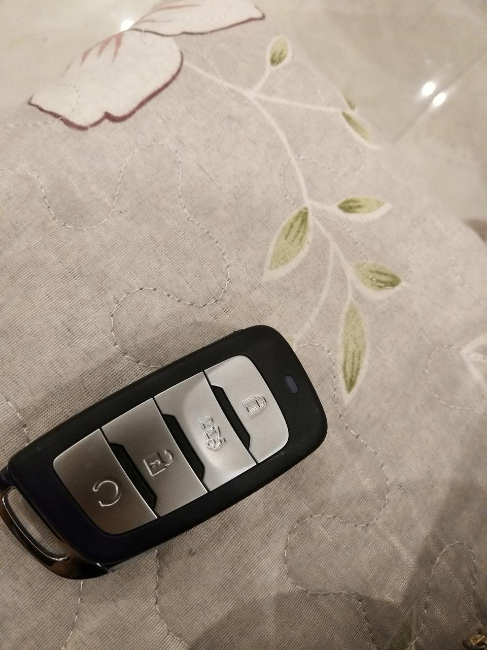 长安cs35 plus-车钥匙第二个是做什么用的啊