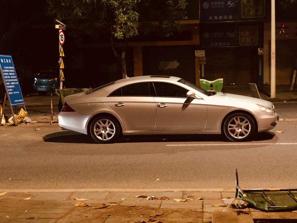 奔驰cls级-第一代的cls350，车上有蓝牙配置的，可是为什么连接不了手机蓝牙通话和听歌？是因为ios不行吗？还是说第一代没有蓝牙连接听歌这功能？求助大家帮帮忙，车里的cd听了好多年了，太腻了听的