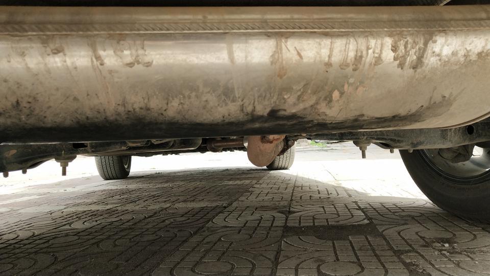 长安cs75-19年11月买的车，这种情况正常吗？怎么生锈了