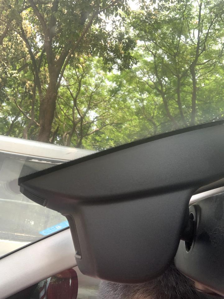 宝马X6的行车记录仪怎么用