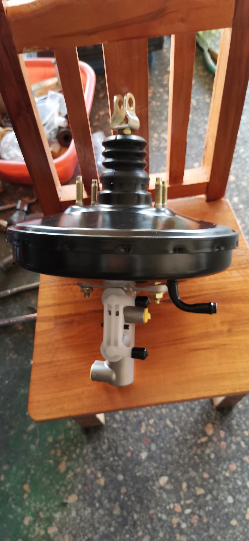 海狮x30l-换一个这个需要多少钱   我们这给我价格是850加工时费一起      还要就是想问一下  刚刚一年刹车总泵就坏了    跑了22800公里   怎么回事