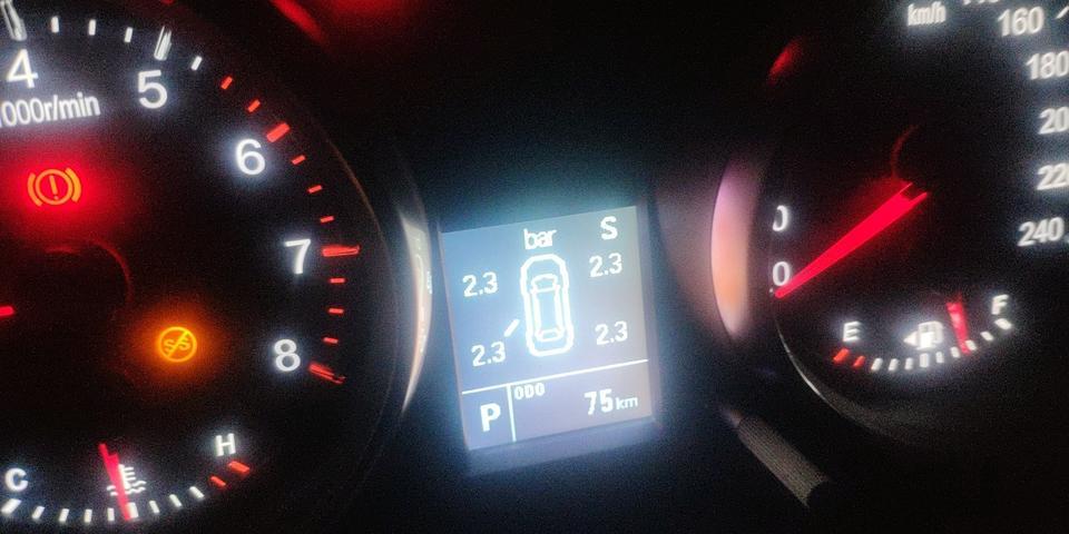哈弗m6-我想问一下怎么调成标准版原来是汉字提示现在是字母提示怎么改成汉字提示？  现在显示  n  s  e三个字母怎么调成汉字？