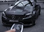 奔驰c级amg-E53和C63怎么选？现在手里有100万，大神告诉一下，这2车差别大吗？不知道怎么了，总是感觉e53比c63帅