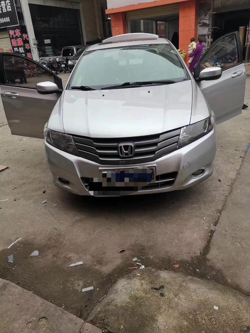 想知道10年的锋范，现在二手价格大概多少钱呢？想入手一辆练练手，代步过度一下。