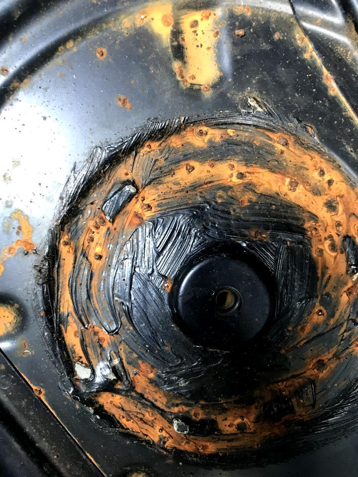 看了辆2011年的mini clubman，1.6l，72000公里，看了车况，比较大的问题是变速箱维修过，还有备胎坑生锈（不知道是不是泡水车）各位大神帮我看看能不能入手？