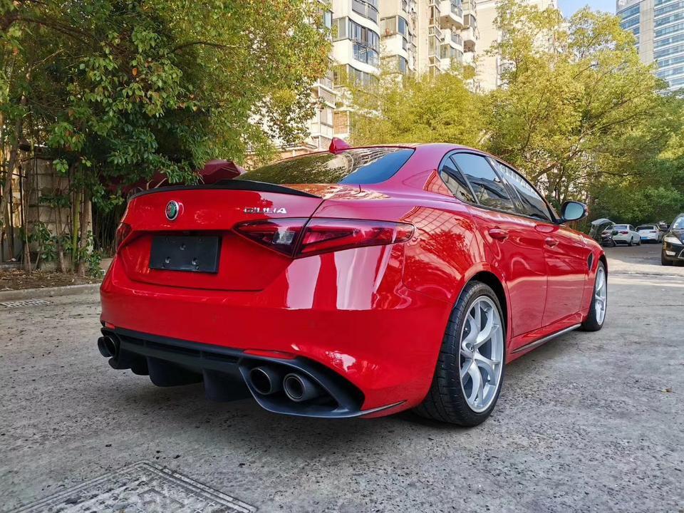 giulia-汽车加完油冒黑烟！是车的问题还是油的问题？