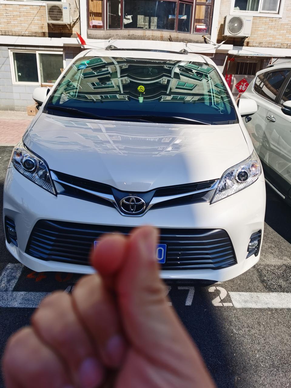 sienna-塞纳大灯高度调节怎么调？