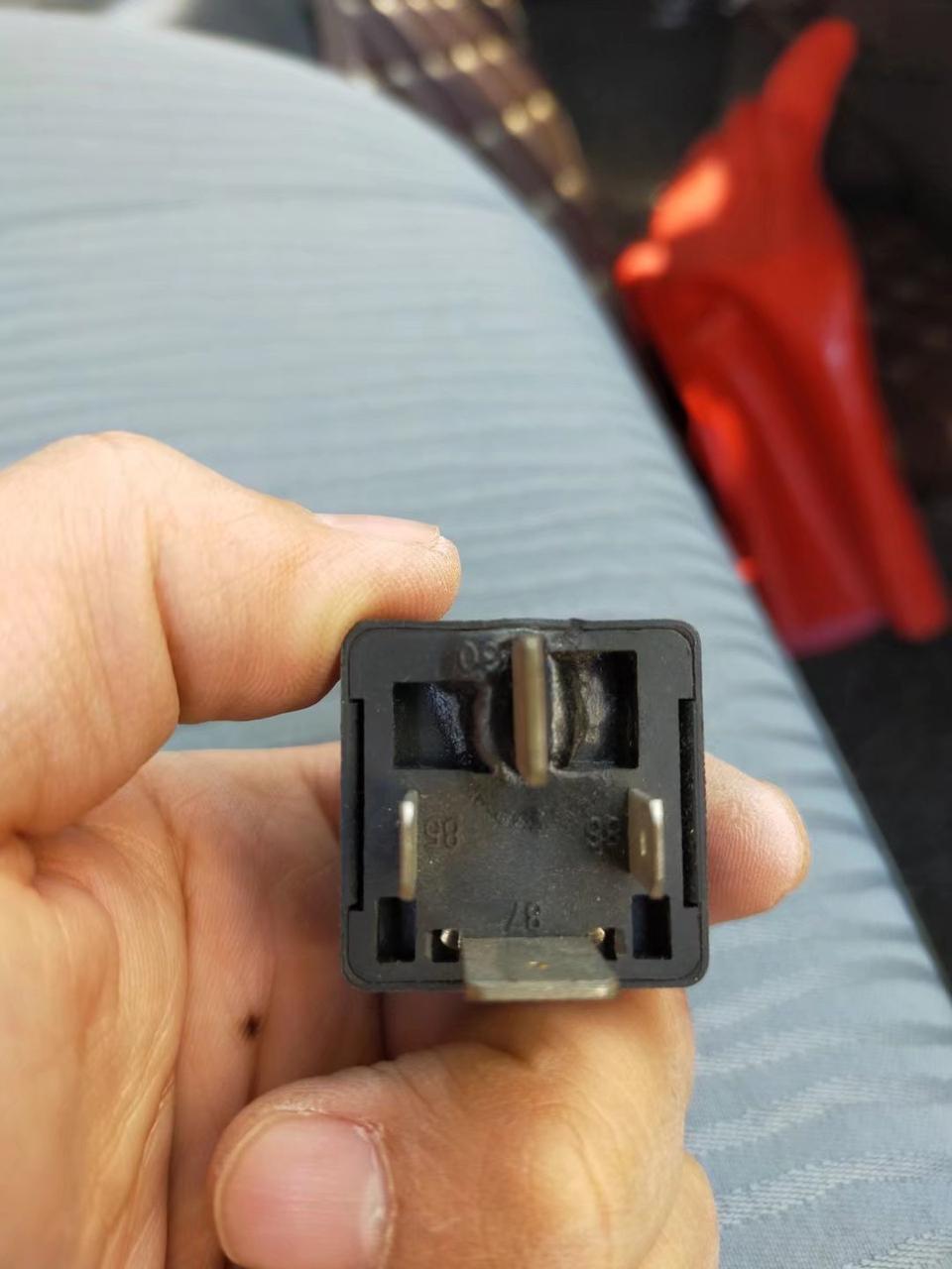 金杯大海狮-金杯18座柴油大海狮夏天开空调总是烧空调继电器？有哪位老师明白?请指教！