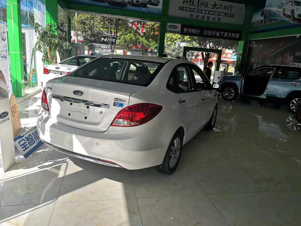 江淮iev7-大家觉得这款车怎么样，我觉得小巧可爱