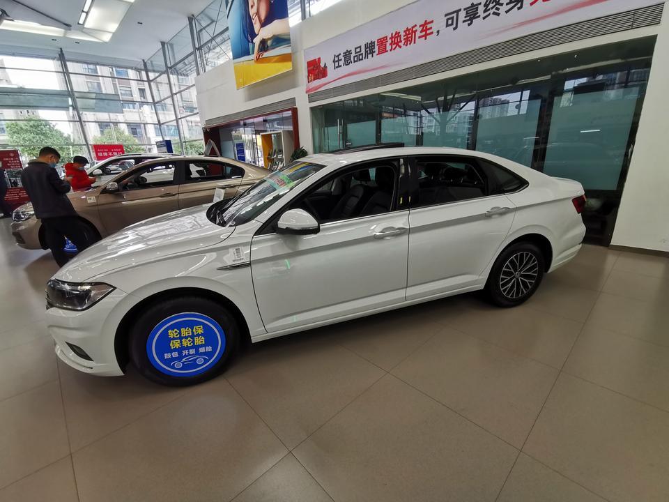 有买银色的速腾吗？银色和灰色哪个好看？