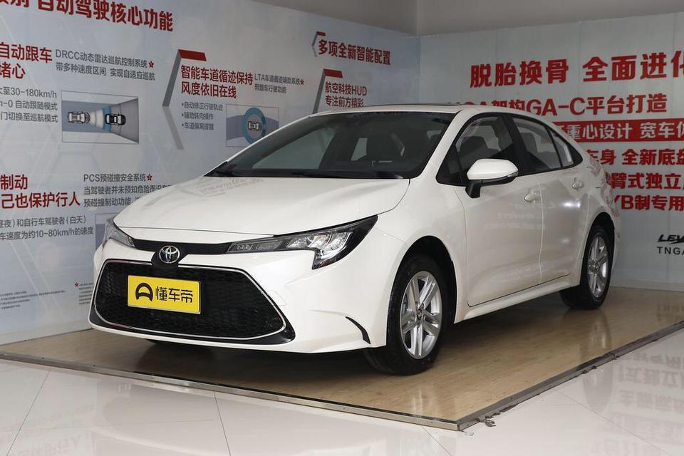 预算13W内落地，雷凌129800豪华版，宝来139000自动精英型，有点纠结这两款车，买车主要是家用代步，平时可能开的不是很多，追求省油省心，小毛病少些，这两款车都很不错，有没有过来人车主指点一下我，汽车小白，新手司机，二十出头