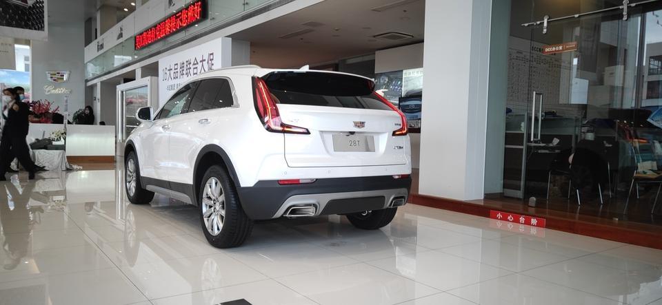 凯迪拉克xt4-最近江苏 苏州附近有人提车了吗？
为什么苏州价格比周边高了那么多啊。要23万多，有人最近提车吗？