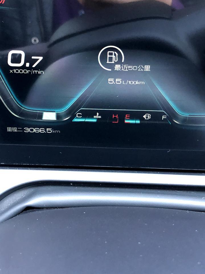 喜欢比亚迪的所有液晶仪表都能多做几个主题，感觉宋pro仪表盘样式太难看了，想换换漂亮一点的仪表指针主题！比亚迪做几个好看一点的主题就这么难吗？