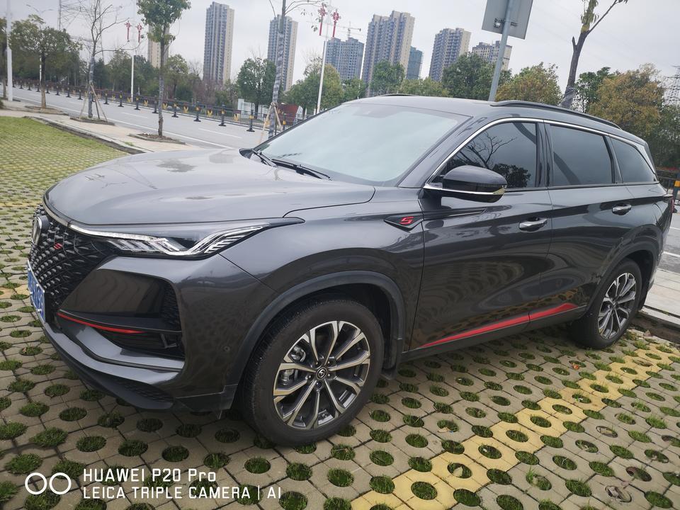 长安cs75 plus-车子开了快五千公里了！有个问题想问问大家，我的车子在行驶过程中关上玻璃，从发动机舱会传来类似于发电机轴承，或者是皮带发出的叽叽响的异响，异响不是很大，到四S店检查了！说是正常的，说什么是新款的发电机一张一合就会发出这个异响，想看同款车有没有，刚好那天试驾车出去试驾了！就找了一台85的试驾车，也有这样的异响，，，不知道各位大神你们碰到这样的异响吗？很烦人，开车要开音响来盖过这个声音，，