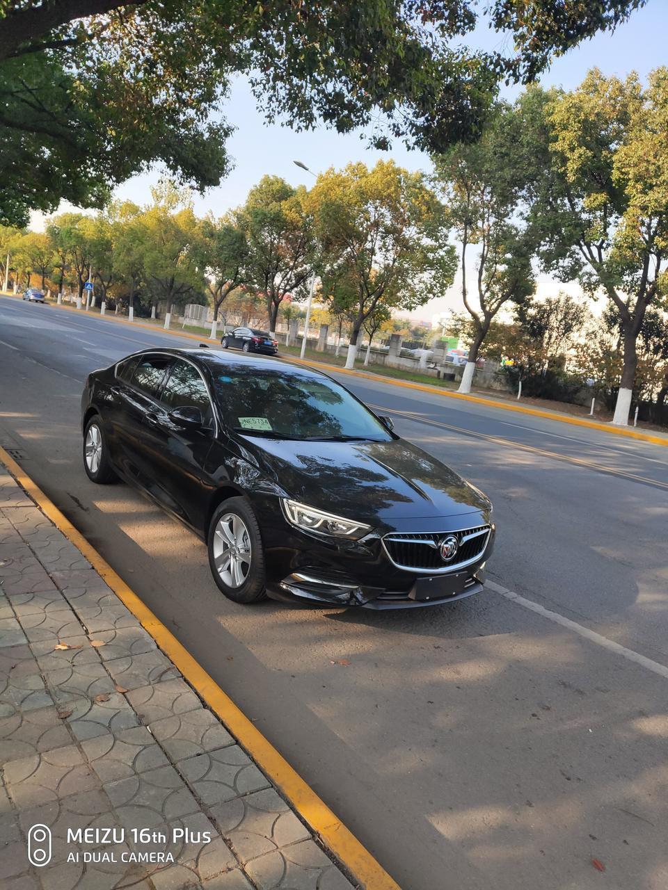 准备上君威20T豪华  
  汽贸报价  
  裸车158000
  保险7500   
  购置税上牌自己办   都是一样的 
  首付百分之20  贷5年  利息大概在24000左右 
  没有贷款手续费出库费乱七八糟得
  送脚垫  膜  行车记录仪 
  各位车友  这个价格高吗？
  
  想问问各位车友这个价格高不高？