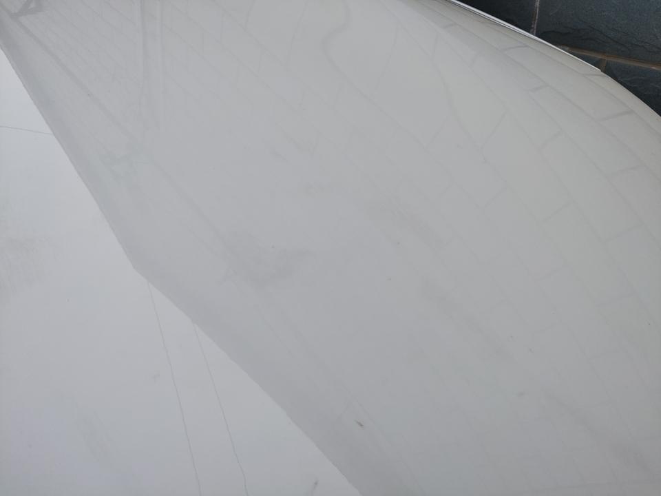 别克君威1.5t精英版，车身表面有油脂，洗都洗不掉，是怎么回事？