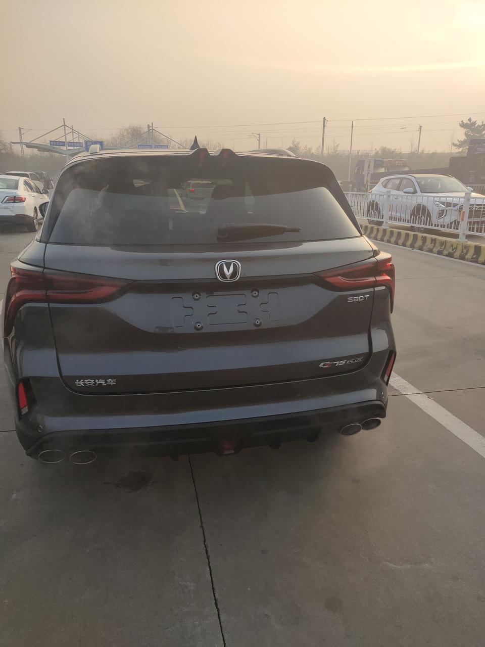长安cs75 plus-哪位车友知道安第斯灰的车顶行李箱哪有卖吗？