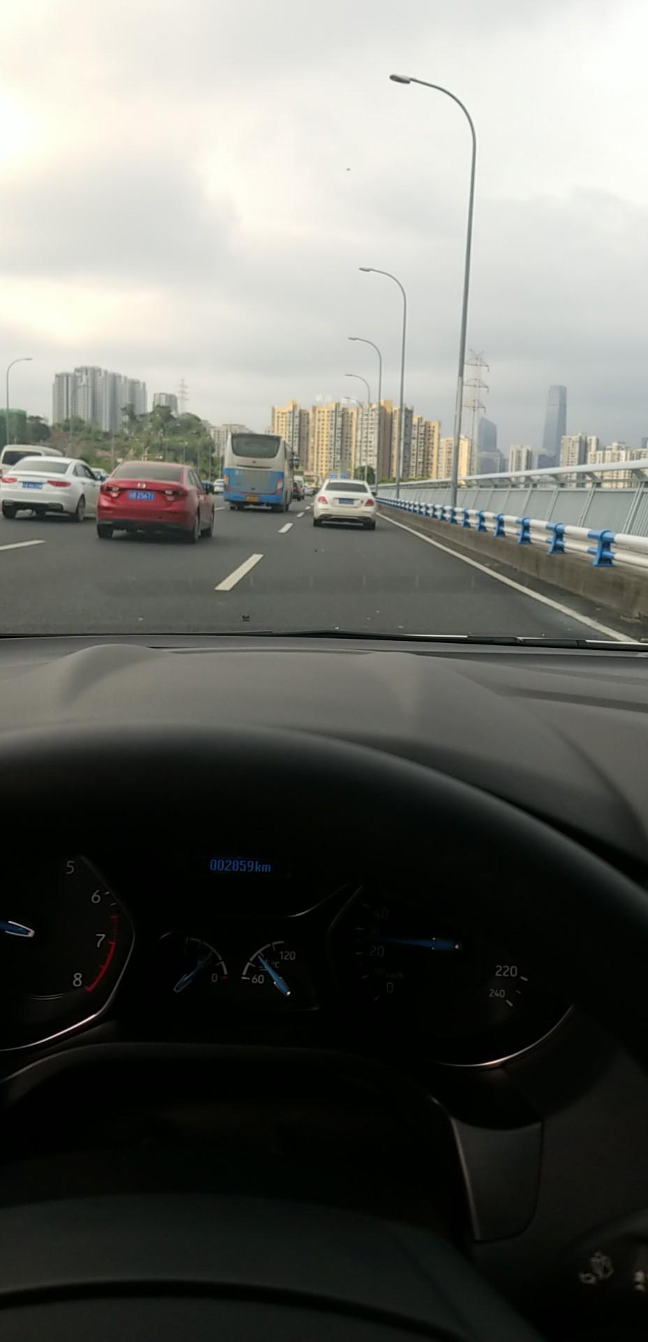 2018全新福克斯三箱1.6L,120的时速3000多转你们是这样吗？