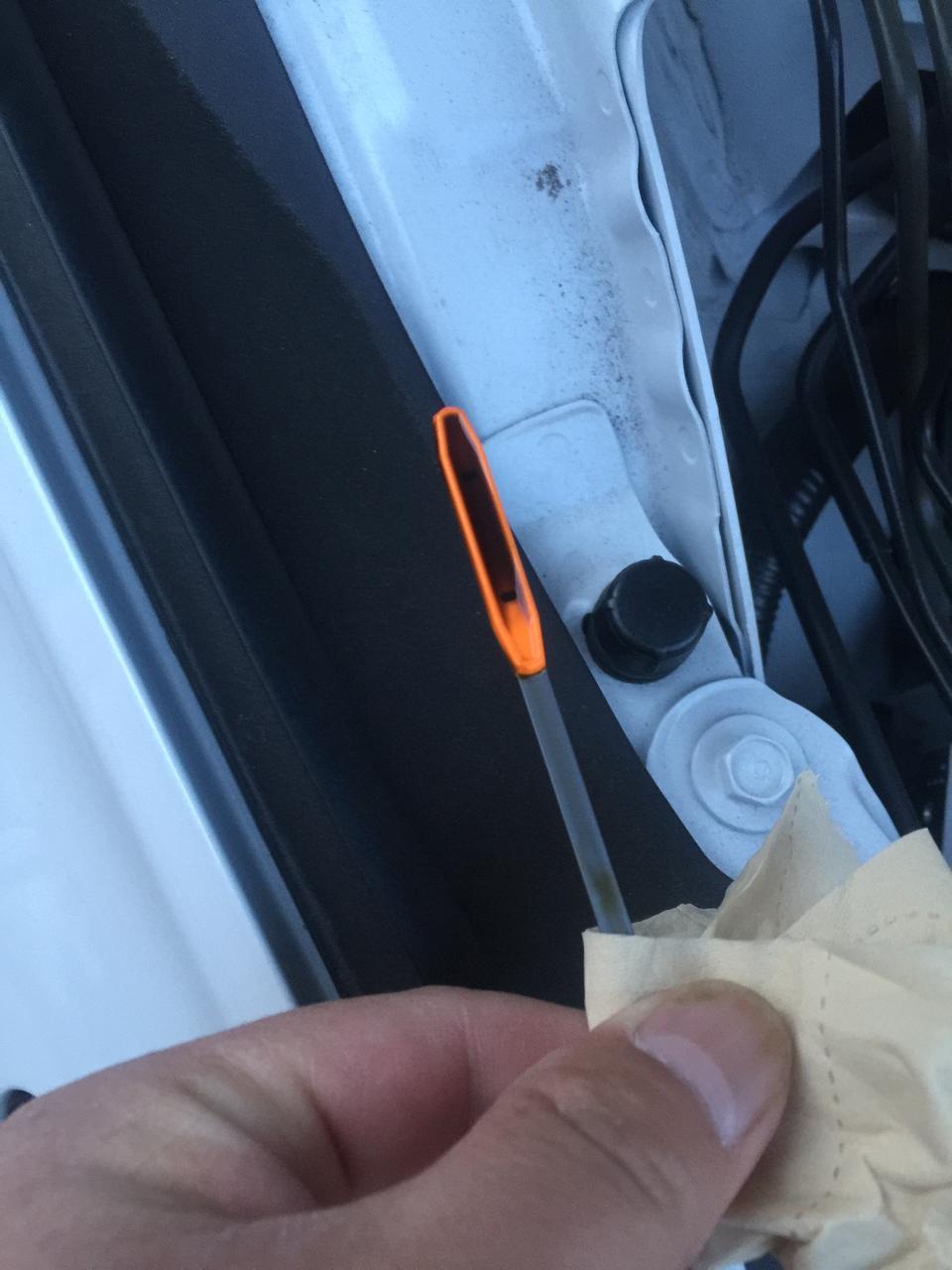 机油增多问题：乌鲁木齐使用，因疫情新车3个月跑了1千5百公里，机油增多了5毫米多点，新车在中线上点，现在到机油尺上线，找4S店说没过上线，正常，从来没有听说雅阁机油增多，我也理论不过他们，的缺没过线，但事实机油增多了5毫米。请各位车友实事求是有遇到和我同样问题的吗？