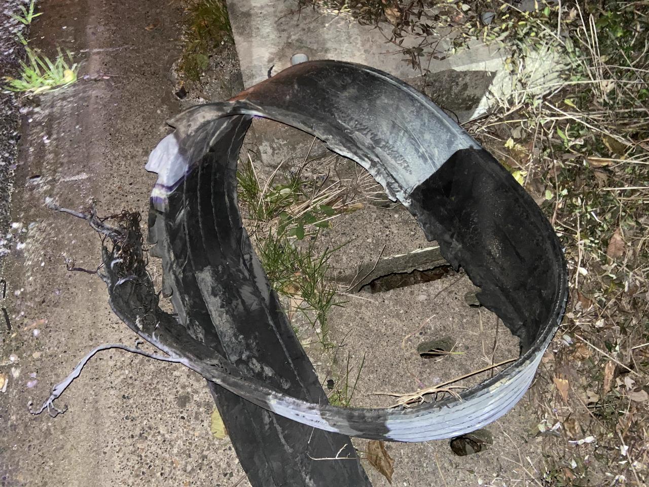 奥迪A4L 问一些各位车友，高速路上撞到大车爆胎留的胎皮，这修一下多少钱？