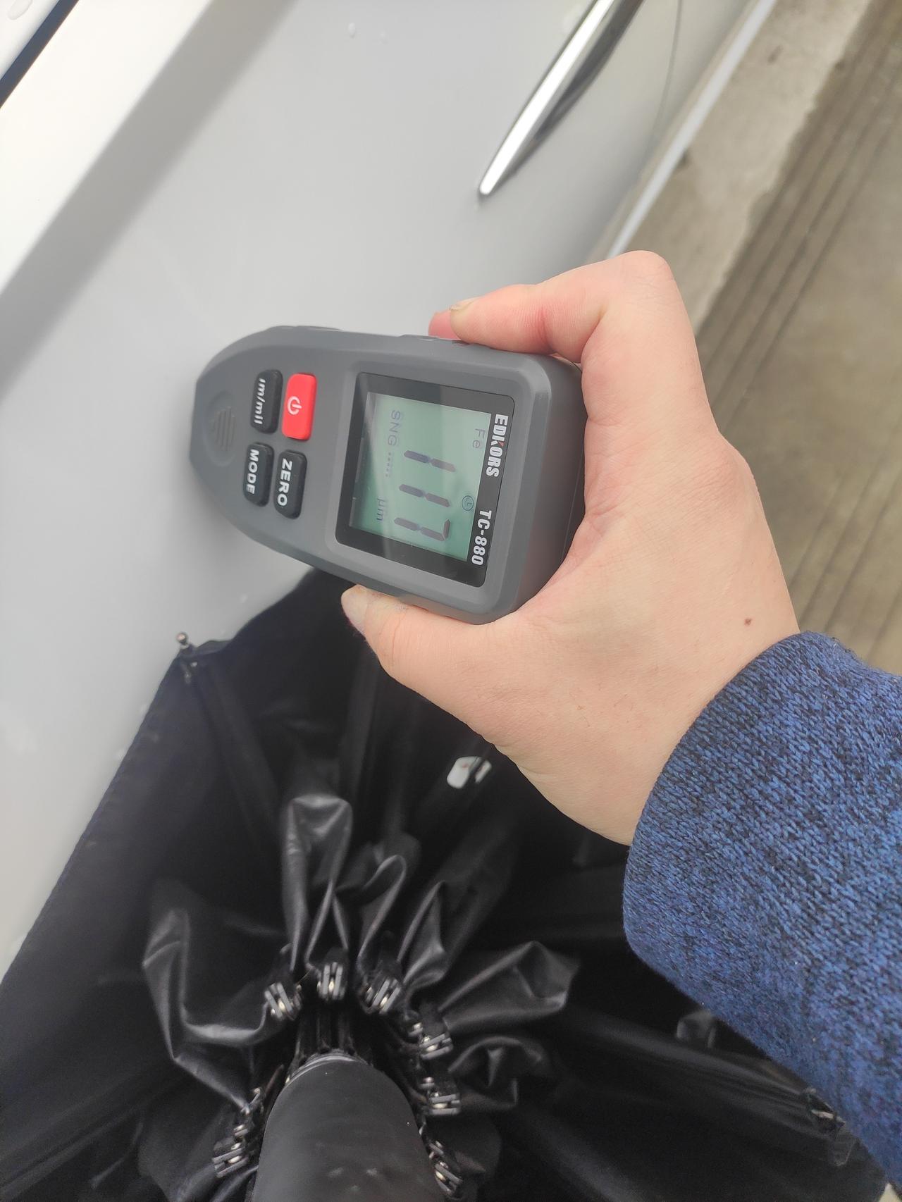 大众速腾 兄弟们要提车了，你们车漆怎么样，我测了下感觉不均匀，车门板有的地方70多，有的地方100多，70多多没有拍到