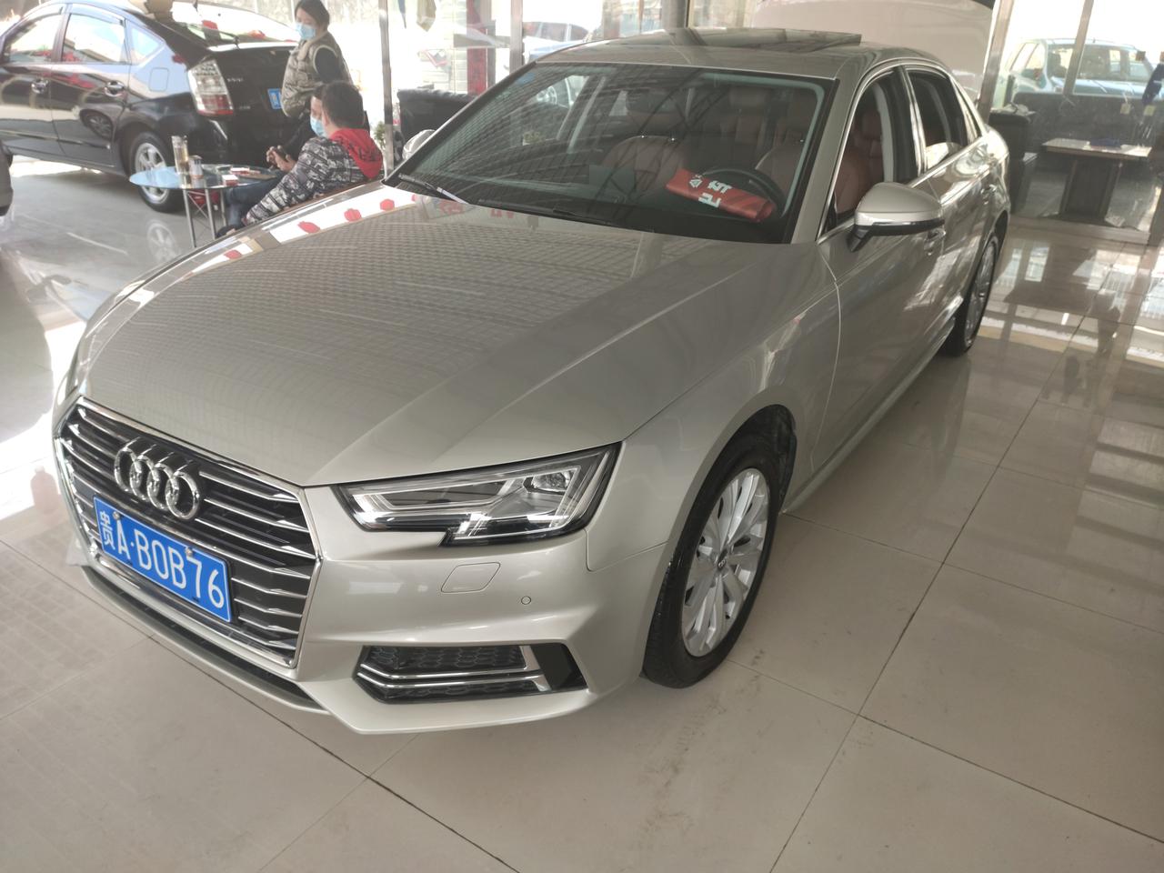 奥迪A4L 说是19年的奥迪a4l最低配 二手的23万 怎么样啊0
