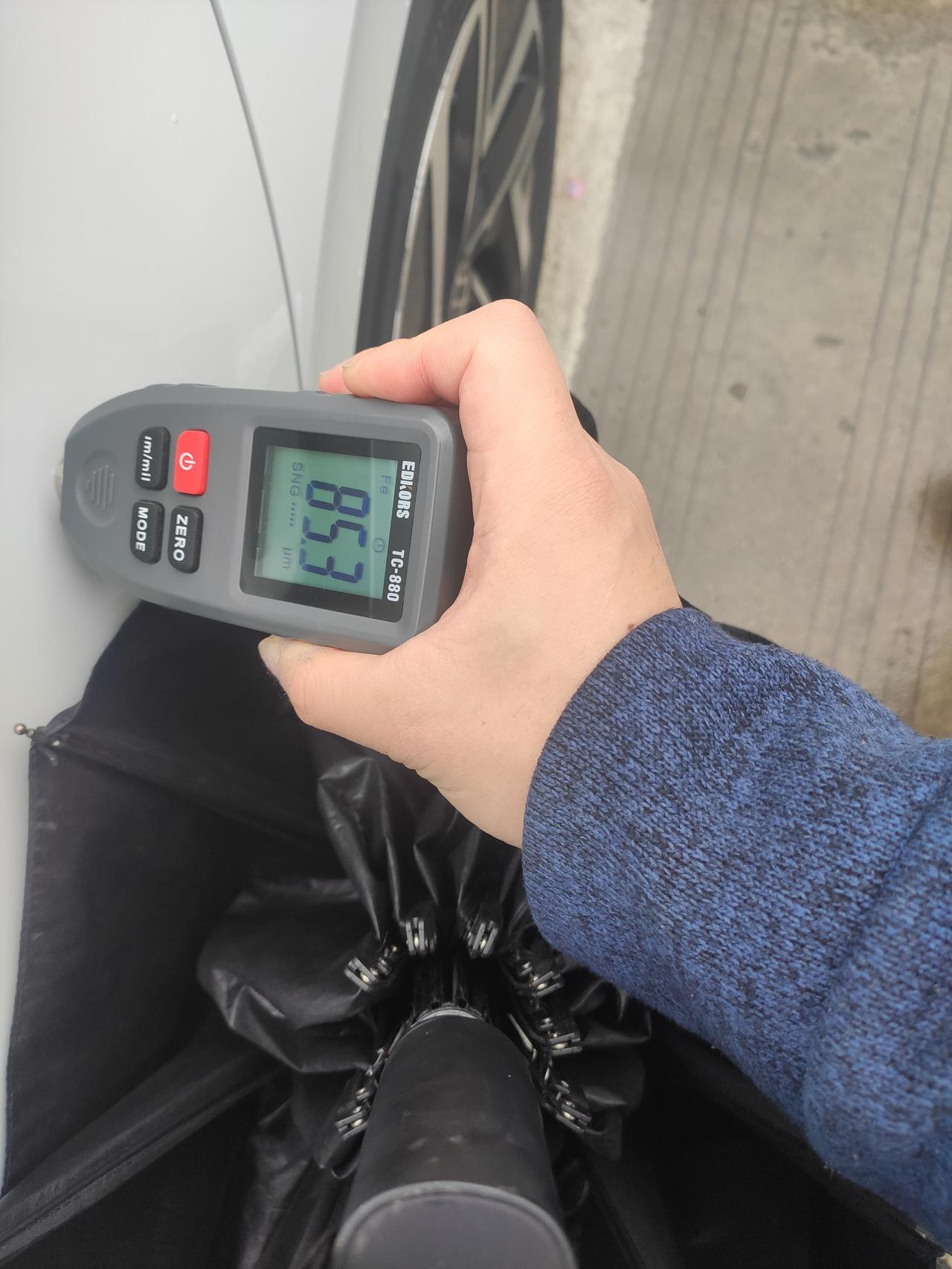 大众速腾 兄弟们要提车了，你们车漆怎么样，我测了下感觉不均匀，车门板有的地方70多，有的地方100多，70多多没有拍到