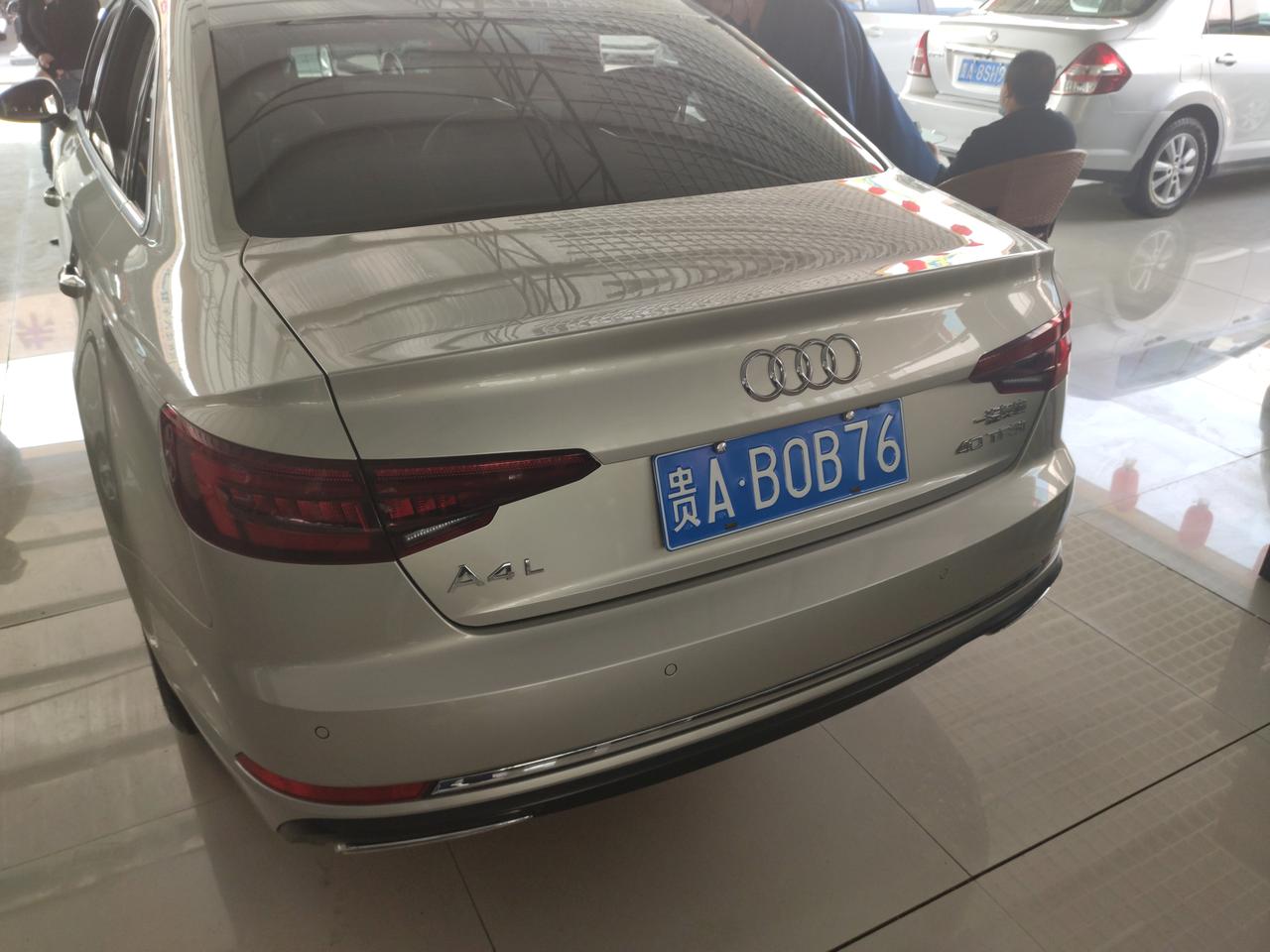 奥迪A4L 说是19年的奥迪a4l最低配 二手的23万 怎么样啊0