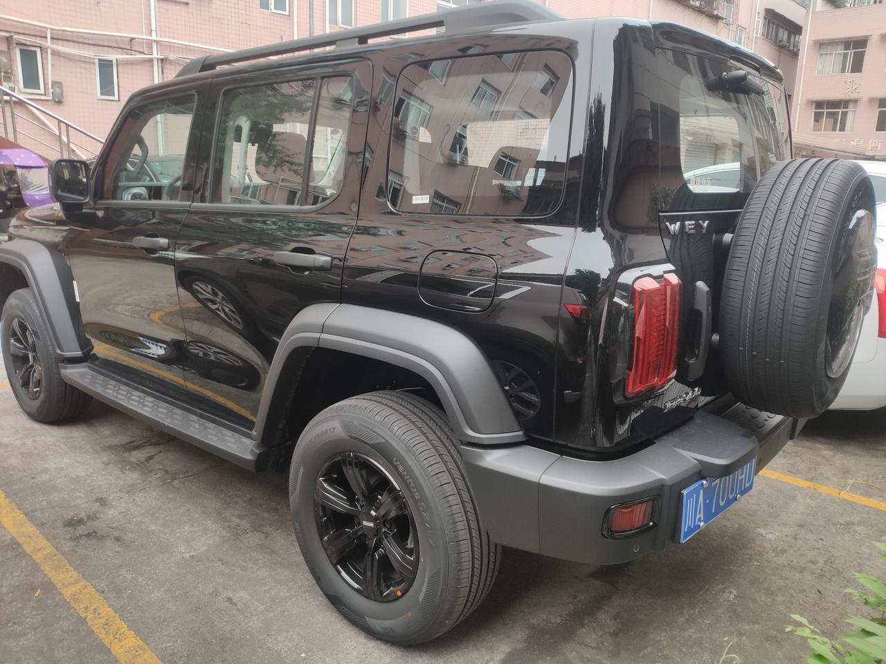 坦克300 就发个图
