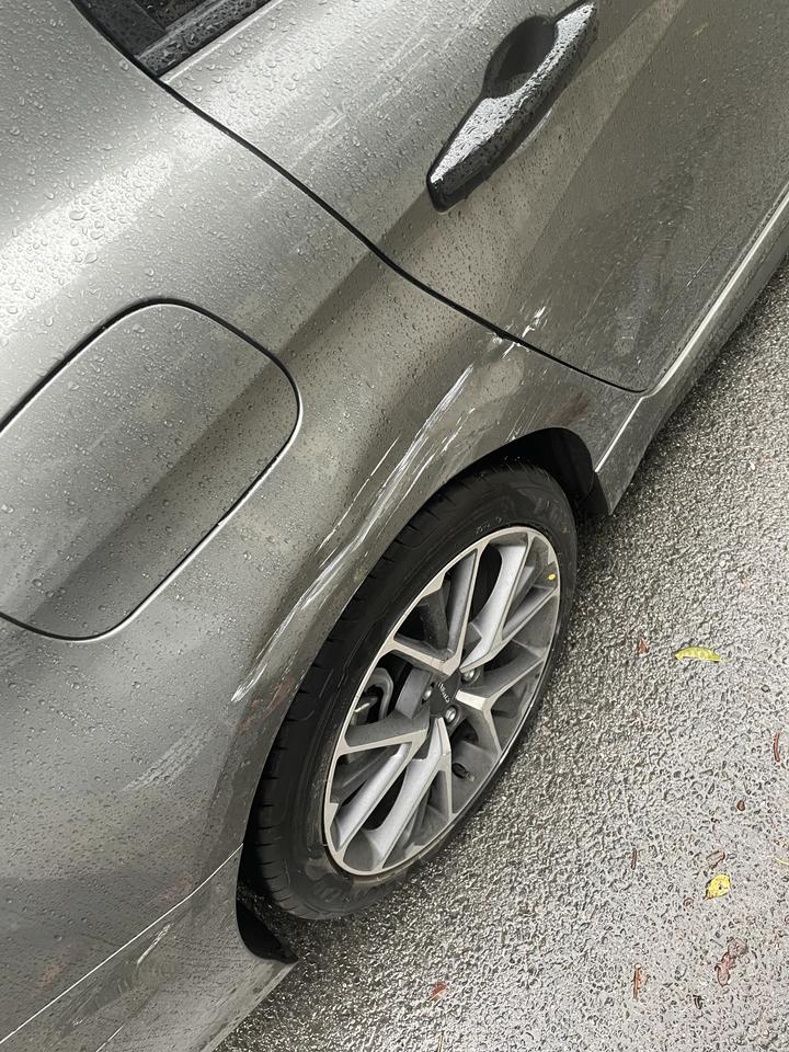 领克03 被别人变道刮车，对方全责报保险了，刮到了后叶子板，右叶子板，右后车门，定损达不到更换标准，去4S店维修，售后不