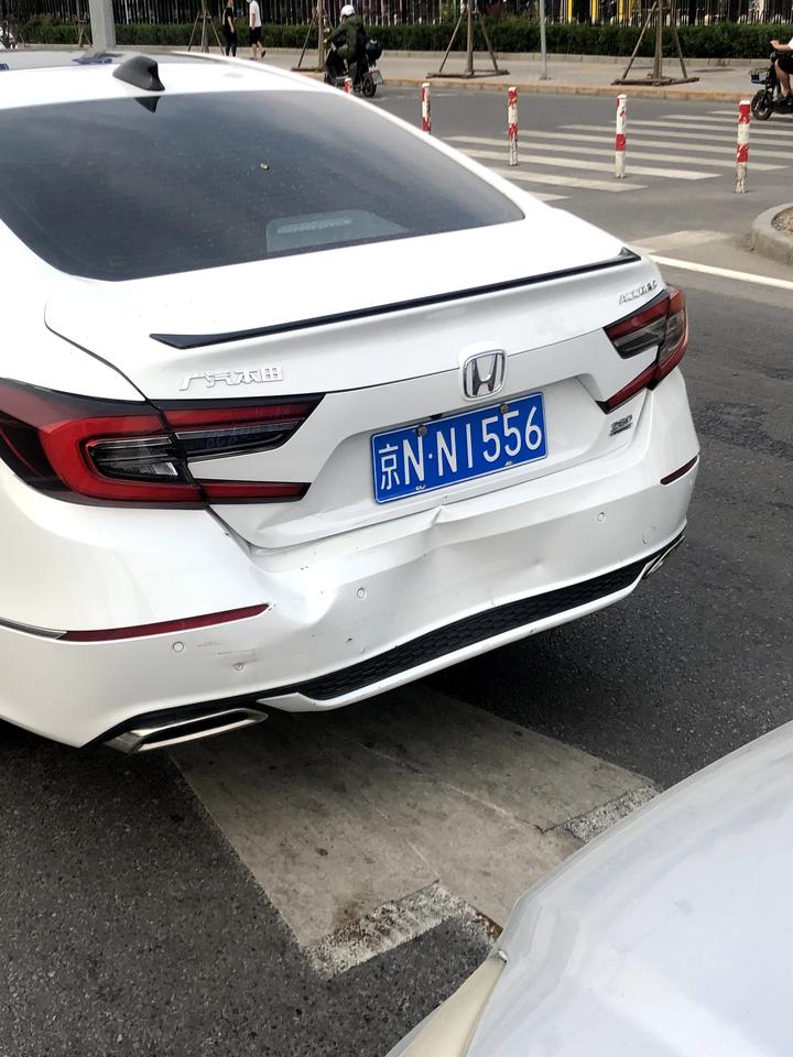 各位网友我的雅阁刚提的才3个月，被人了顶了对方全责只给修车，要求贬值赔偿对方不给协商不了怎么办，起诉有用吗？请多多指导?