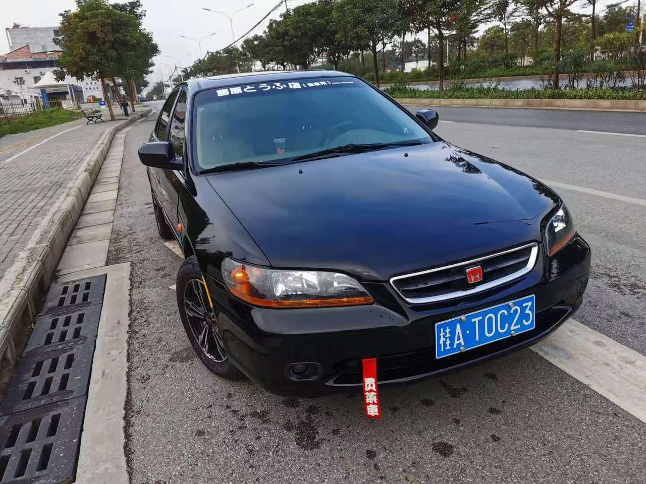 01年六代雅阁还能卖多少钱？