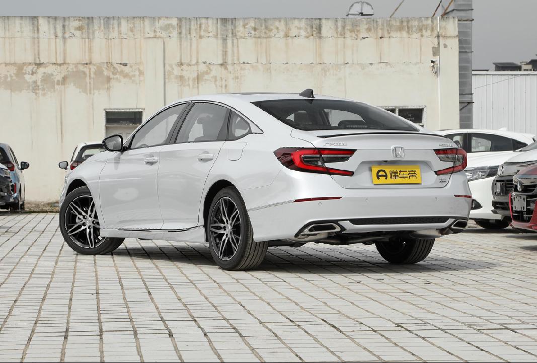 佛山幻夜版贷款多少能落地。一直在英诗派精悦还有雅阁幻夜做思想斗争兄弟们给个意见谢谢 佛山幻夜版贷款多少能落地。一直在英诗派精悦还有雅阁幻夜做思想斗争兄弟们给个意见谢谢