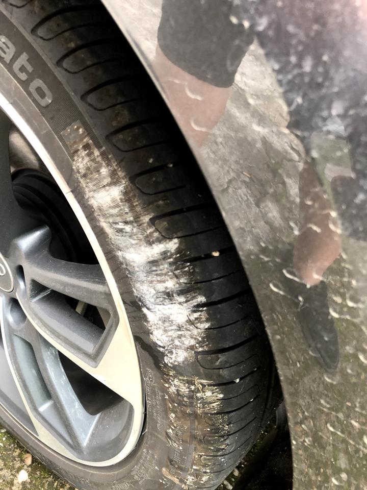 奥迪A4L 路边出来的时候不小心蹭到马路牙子了 没啥问题的吧