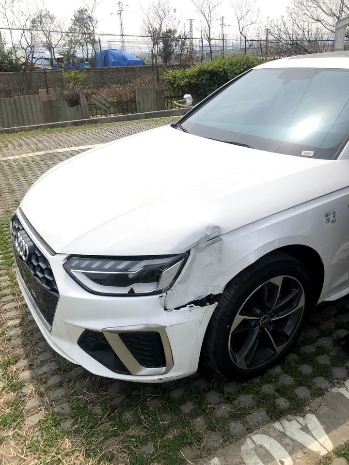 奥迪A4L 车还在4s店，什么钱都交了，都等提车，结果4s店给我打电话说车出问题了，现在怎么办各位大哥们