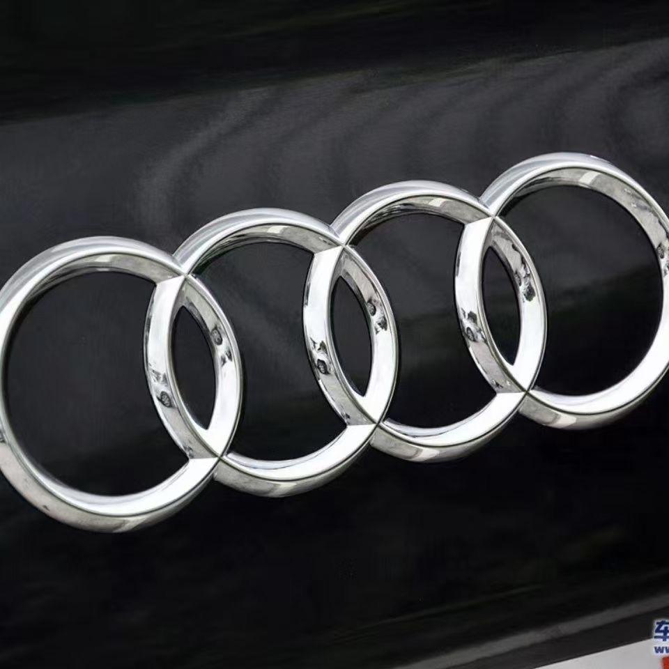 奥迪A4L A4L 时尚动感 白 现车分期裸车27.8这个价能不能定还是再等等