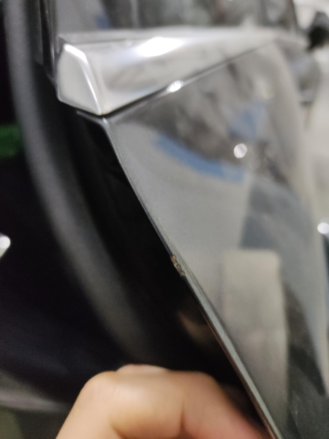奥迪A4L 车门侧边磕了一下，成色如图，要管吗