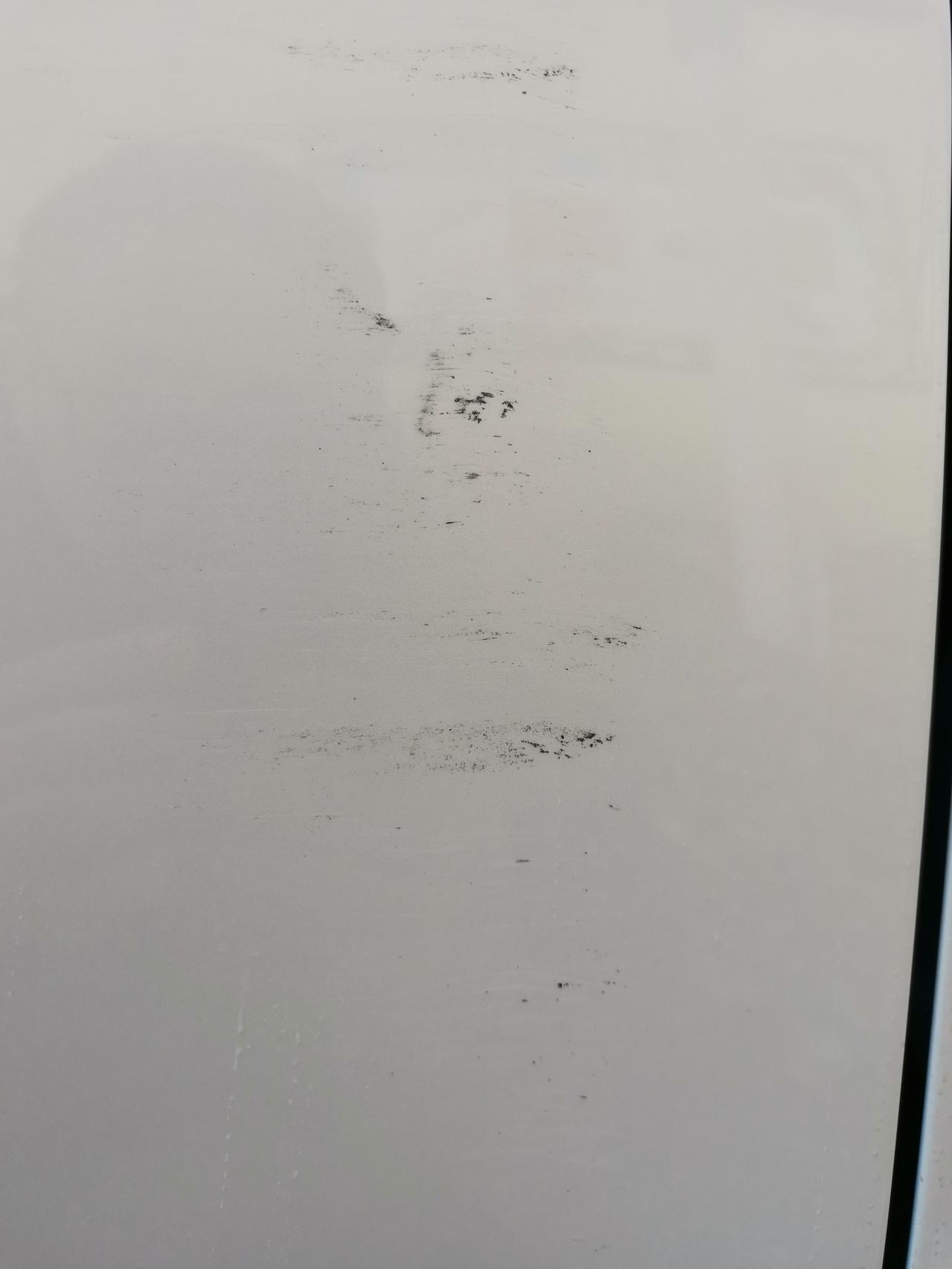 哈弗H6 各位亲们，侧方停车，刮到挖掘机，我的责任，挖掘机没动，我主动亲上去的，请问这个要去4S店搞吗，要花多少，可以走