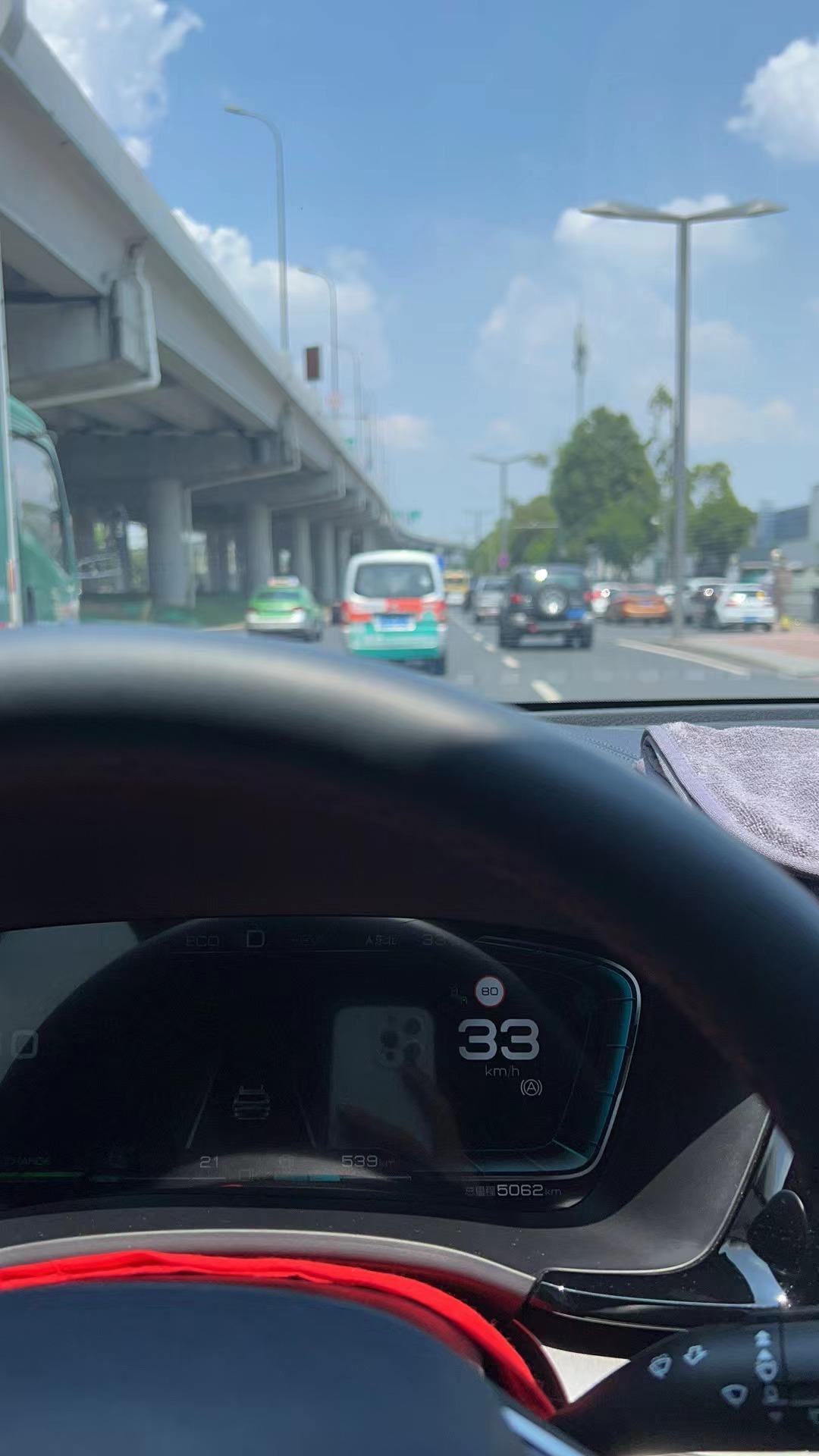 比亚迪宋PLUS DM-i 各位比亚迪宋puls DMI的车主你们好，我的比亚迪51公里混动首保后发动机噪音特别大是怎么