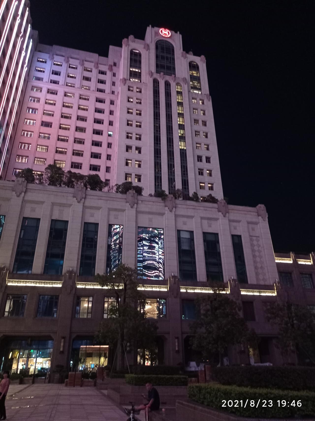 预算10万。买哈弗H6，那个配置好，要有语音控制，远程控制的