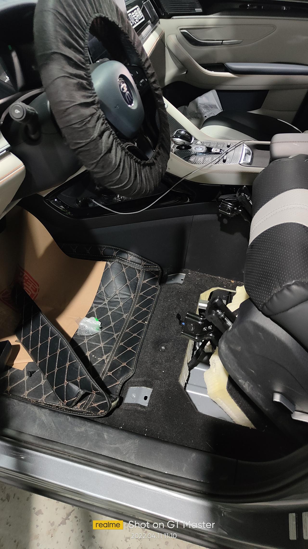 比亚迪宋PLUS DM-i 2021年8月提车当天车辆就出现全车没有任何声音，除了行车喇叭能发出声音，销售跟售后已系统问