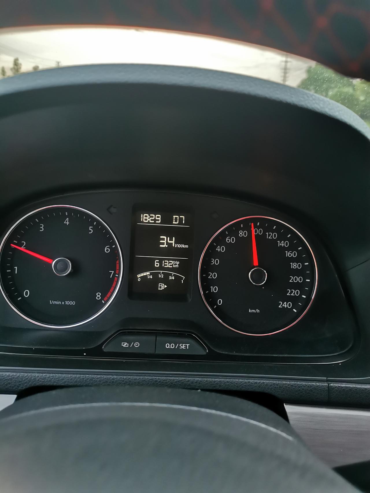 比亚迪宋PLUS DM-i 我想问一下宋plus DMI的车主地盘是否开船一样？是不是感觉很松散，我没时间去试驾，我的头