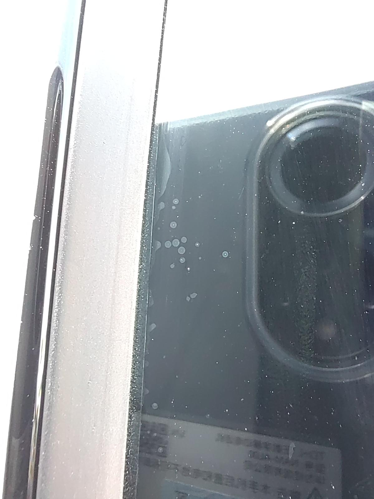 哈弗H6 贴膜第三天，这些气泡和麻点还能晒掉吗？看着感觉里面是灰尘。要不要去找4S店？