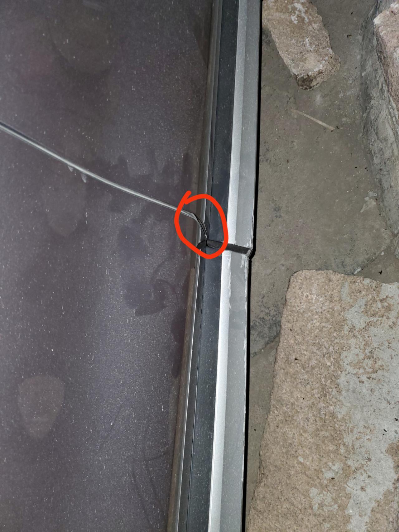 比亚迪宋PLUS DM-i 转弯撞了石墩，车门底下被挤进去了一些，这修一下得多少钱，要去4s店修吗
