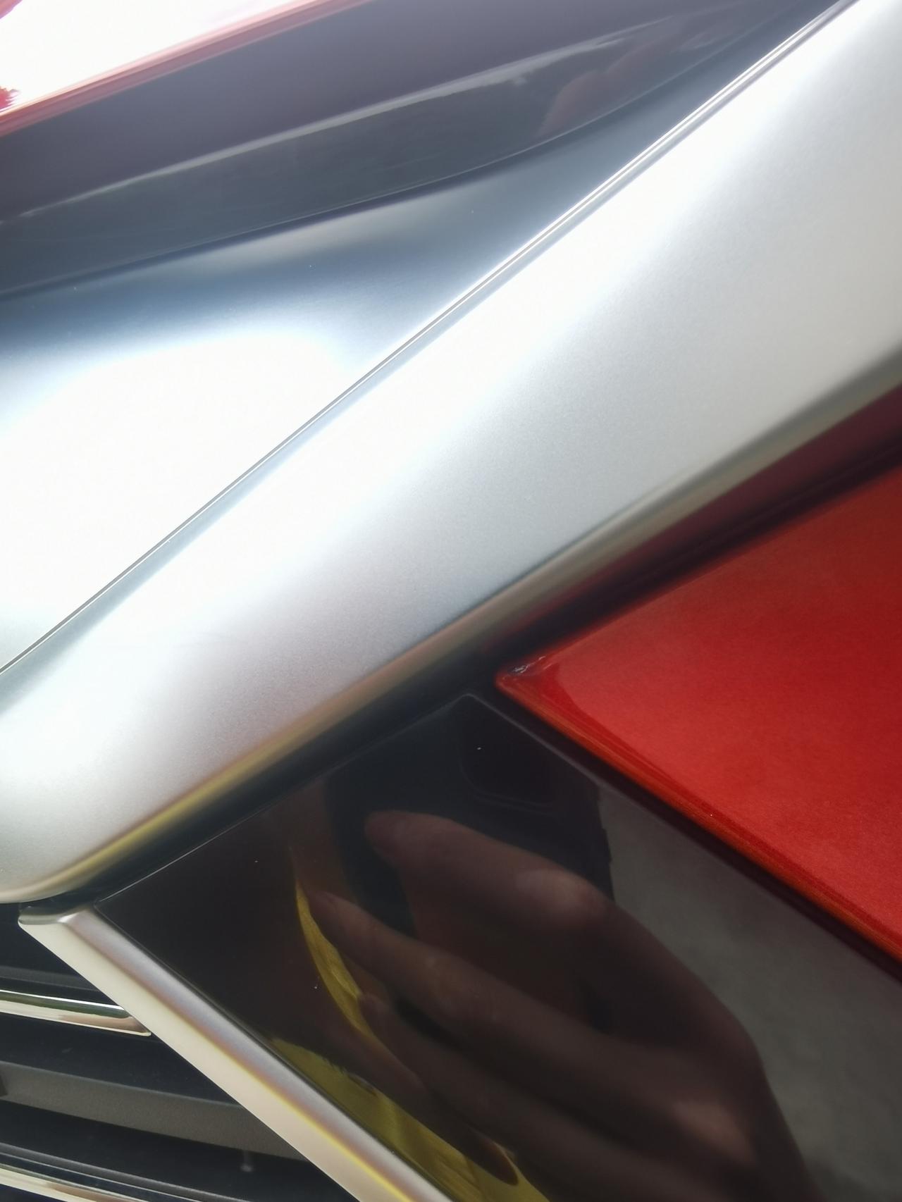 比亚迪宋PLUS DM-i 4月19提车，4月21号中控异响，4月28号不久发现这里补过漆的，现在又副驾驶的门有时候打不