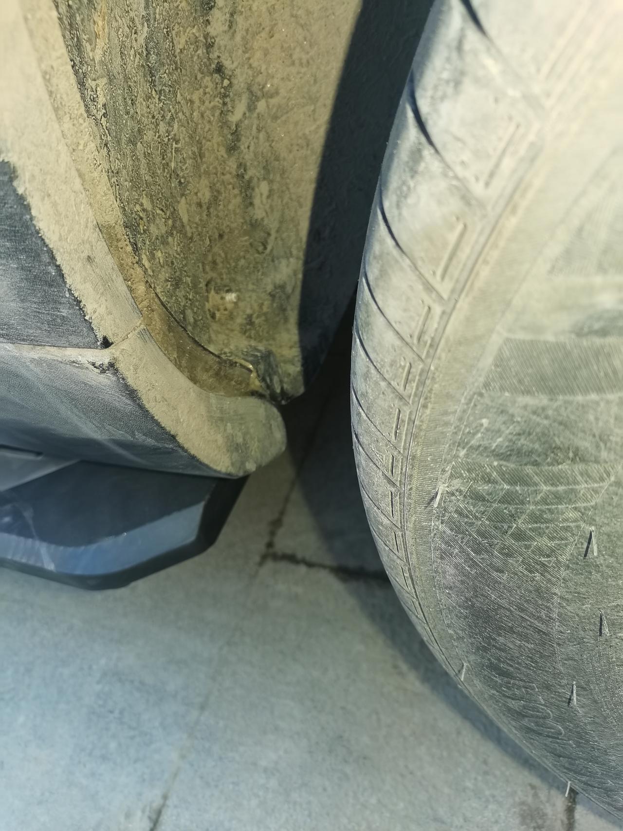 哈弗H6 这个地方怎么按挡泥板哈！！？