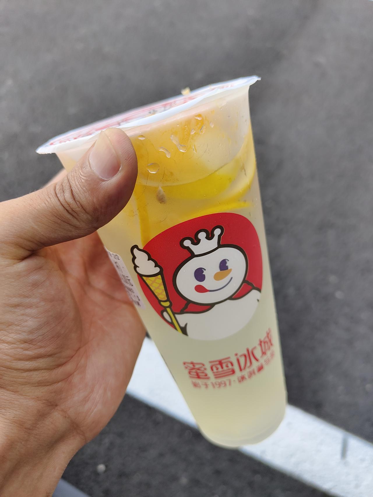 哈弗H6 各位老铁们，你们用的三代H6是自己买的行车记录仪还是4s店加装的，加装的多少钱？清晰度怎么样？