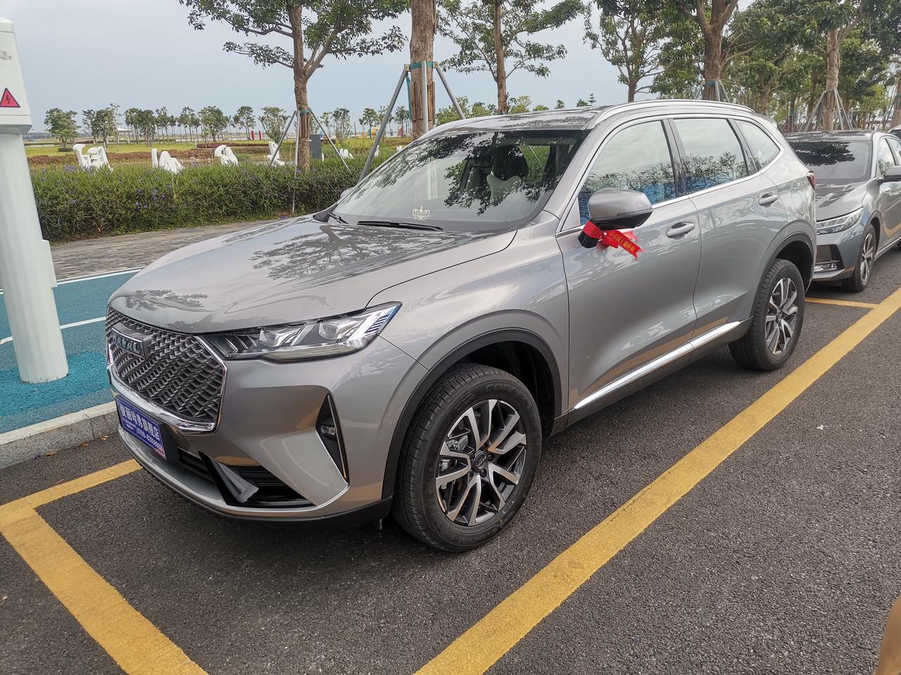 哈弗H6 哈弗三代h6不是标配的韩泰轮胎吗？怎么前两天我提回来的三代h6max版本的车子轮胎是固铂的？而且还看不到生产日