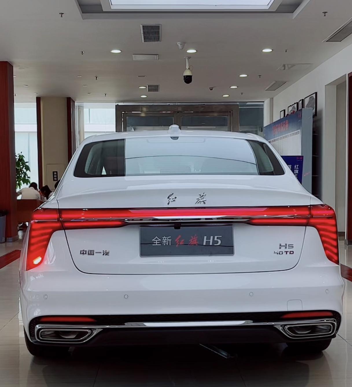 红旗H5经典 2023款H5 2.0旗畅白外棕内，有提到车的车友吗等一个月了，真失望